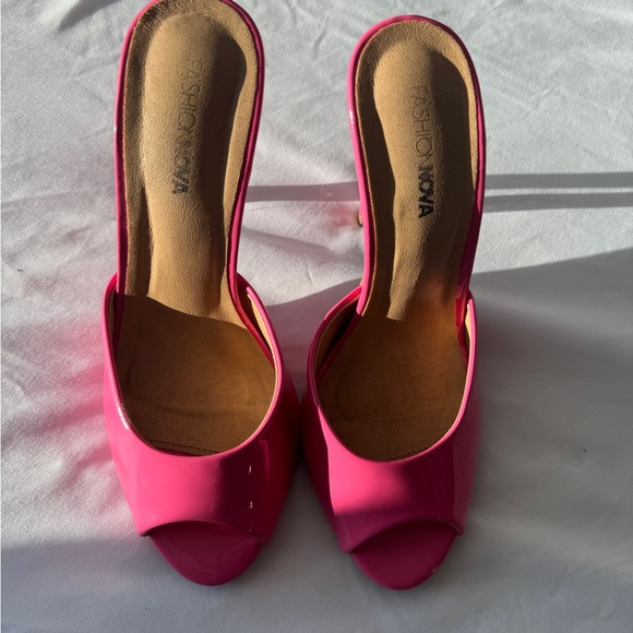 Pink Heels - Picture 4 of 4